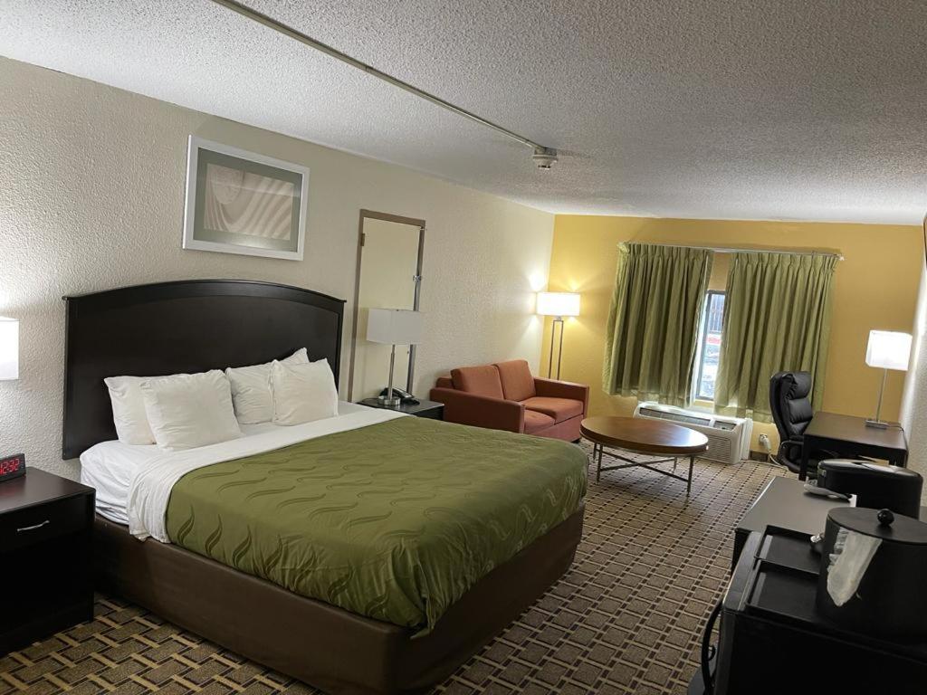 Quality Inn Vincennes Extérieur photo